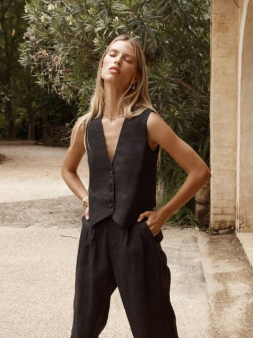 DISSH Banks Vest in Black Size 4
